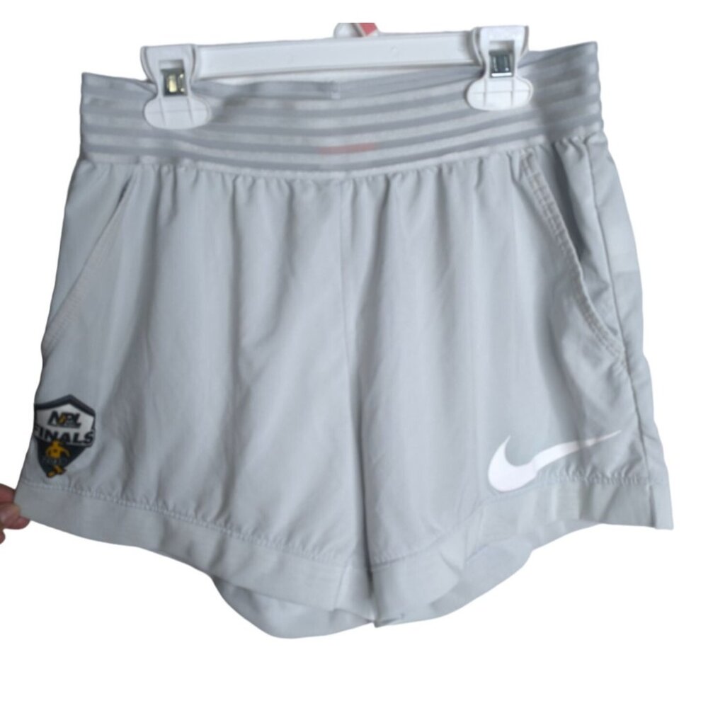 Nike Short Women Size Small Gray Dri Fit Pockets Elastic Waist High Rise Yoga